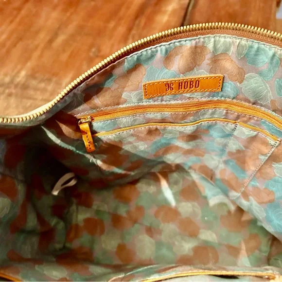 Hobo Green Leather Shoulder Bag! NWT! - Picture 3 of 5